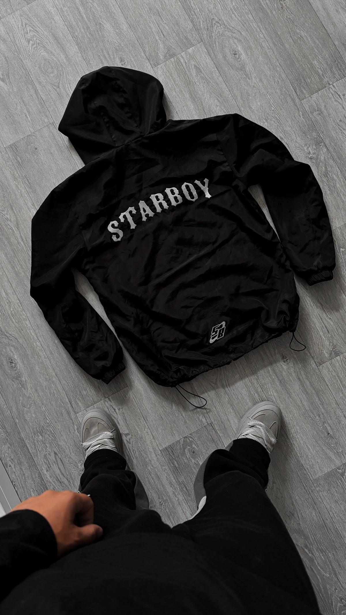 SB WINDBREAKER (BLACK)